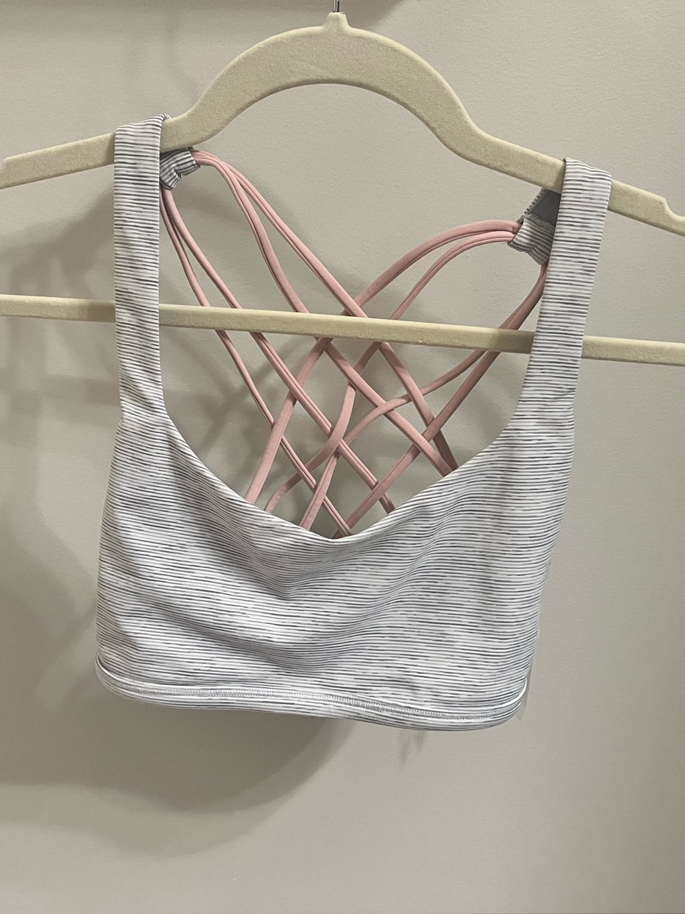 Lululemon Free To Be Bra Heathered Gray Stripe Pink Bliss Strappy Back Size 6 - Picture 3 of 5